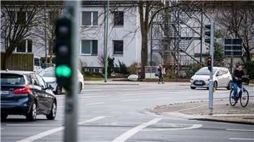 Die neue Kreuzung Cherbourger Straße und Wurster Straße gilt eigentlich als vorbildlich für Radfahrer. Doch ein kleines Manko sollte schnell behoben werden.