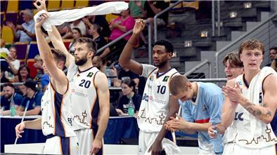 Die neue Mannschaft der Eisbären ist heiß auf den Saisonstart in der 2. Basketball-Bundesliga.