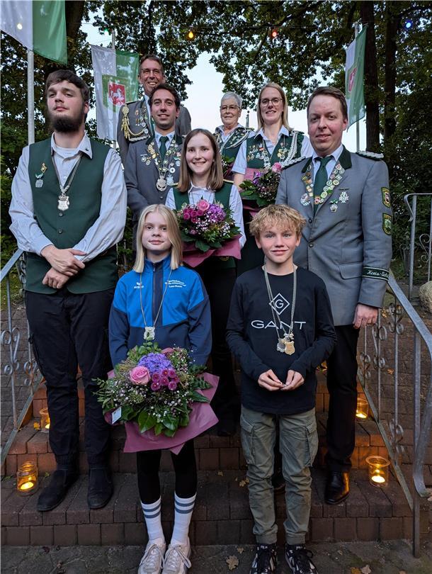 Bernd Mangels und Christa Röttjer sichern sich Königstitel  Die neuen Majestäten der Schützenvereinigung Oste-Mehe-Ring freuen sich über ihre Königstitel.