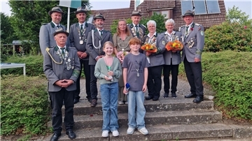 Die neuen Würdenträger des Schützenvereins Barchel.