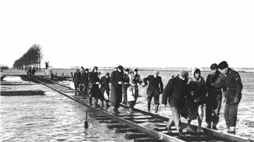Die niederländische Provinz Zeeland wurde überschwemmt - mit schlimmen Folgen für die Bevölkerung.