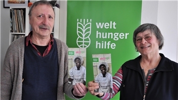 Die Nordenhamer Mali-Hilfe macht weiter. Spendengelder fließen fortan in ein neues Projekt der Welthungerhilfe. Bei "Skill up!" geht es darum, junge Leute in Arbeit zu bringen. Unser Bild zeigt Jochen Dudeck und Hannelore Fischer-Voigt von der Mali-Hilfe.