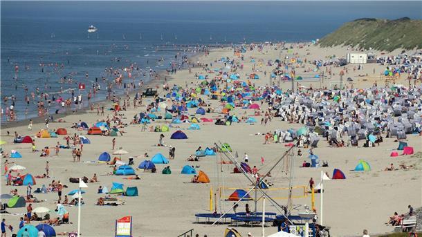 Die Nordseeküste mit den Inseln zählt zu den wichtigsten Urlaubsregionen in Niedersachsen. (Archivbild)