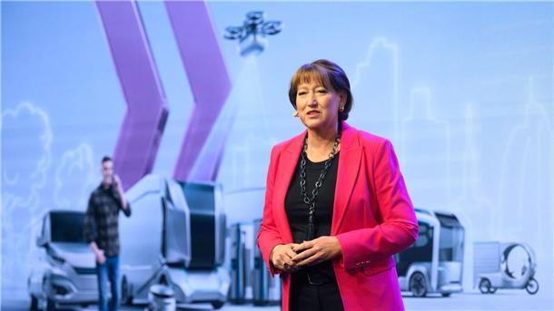 VDA-Chefin: Nutzfahrzeuge sind zentrale Säule der Wirtschaft Die Nutzfahrzeugindustrie spielt laut VDA-Chefin Müller eine entscheidende Rolle im Güterverkehr und in der Logistik. (Archivbild)