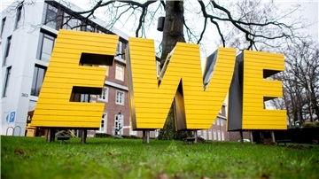 Die Oldenburger EWE AG versorgt mehr als 1,4 Millionen Kunden mit Energie. 