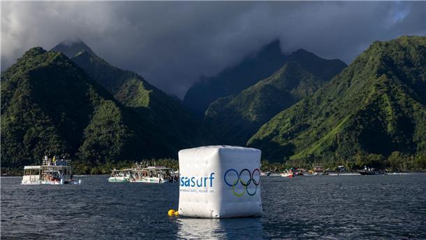 Surfen im Südsee-Paradies: Olympia mal anders Die Olympia-Wettkämpfe im Surfen finden vor paradiesischer Kulisse statt.