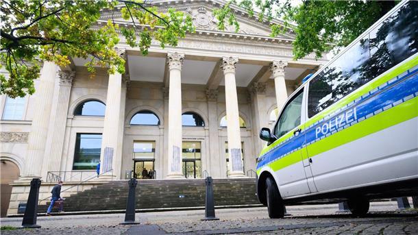 Nach Farbattacke: Landtag soll sicherer werden Die Opposition forderte einen dauerhaften Polizeischutz für den Landtag – so weit gehen die neuen Maßnahmen nicht. (Archivbild)
