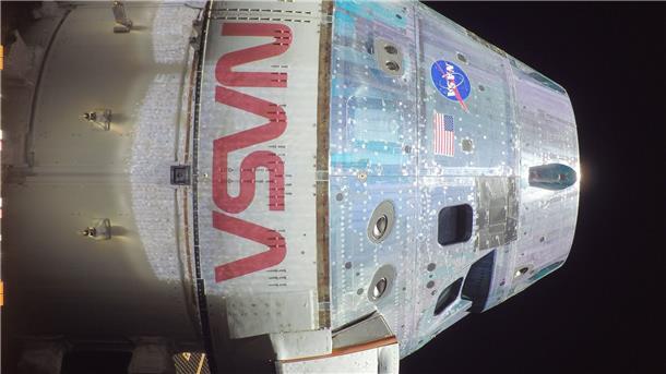 Nasa-Mondmission: „Artemis 1“ auf Erde zurück Die „Orion“-Raumkapsel der Nasa im Weltraum am dritten Tag der Artemis-I-Mission. Das „Selfie“ wurde von einer Kamera aufgenommen, die an dem Raumschiff montiert ist.