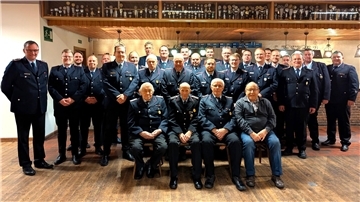 Die Ortsfeuerwehr Oerel ehrte zahlreiche Mitglieder für ihr Engagement und langjährige Mitgliedschaft.