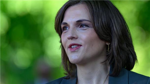 Steinmeier: „Nicht zulassen, dass Demokratie Schaden nimmt“ Die Ostbeauftragte Elisabeth Kaiser sagt: „35 Jahre nach der Deutschen Einheit haben wir immer noch verkrustete Vermögensverhältnisse in Deutschland.“ (Archivbild)