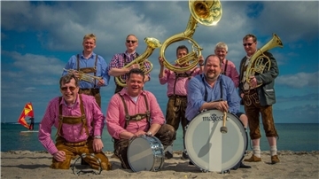 Die Osteländer Musikanten kommen.