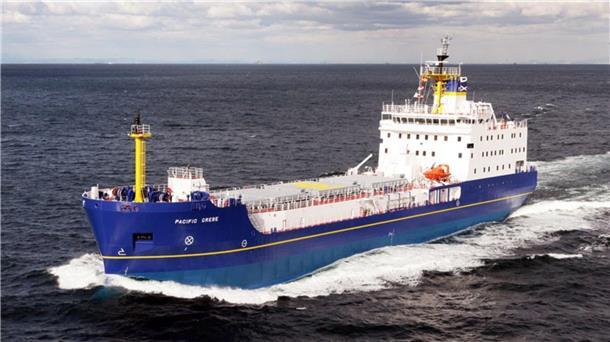 Die „Pacific Grebe" auf See. Dieses Spezialschiff, das im November 2020 schon einmal Castoren in Nordenham angeliefert hatte, wird auch dieses Mal für den Transport genutzt.