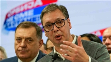 Die Partei von Präsident Aleksandar Vucic hat nach Angaben von Wahlforschern die Parlamentswahl in Serbien gewonnen.