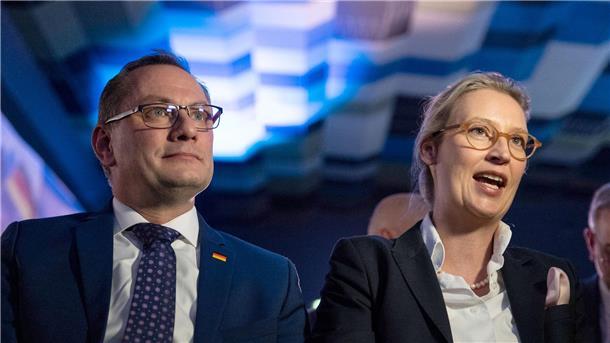 AfD feiert zehnjähriges Bestehen - unter Protest Die Parteichefs der AfD: Alice Weidel und Tino Chrupalla.