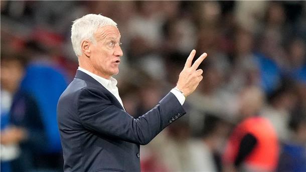 Die Pfiffe gegen ihn vor dem Spiel - Didier Deschamps hat sie gar nicht mitbekommen, sagt er. 