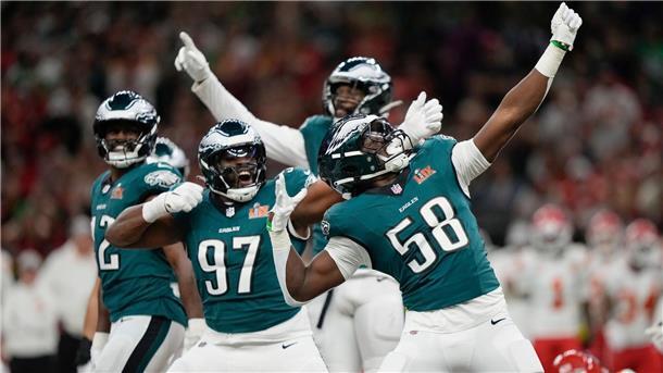Die Philadelphia Eagles jubeln im Super Bowl.