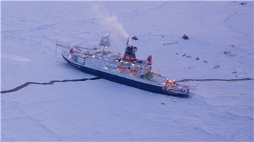 Die „Polarstern“ wird in der nächsten Woche das Eis verlassen müssen, um den Crewwechsel vor Spitzbergen zu ermöglichen.