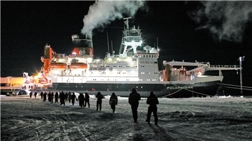Die „Polarstern“,1982 gebaut, muss dringend durch ein modernes Schiff ersetzt werden. Jetzt konnte die Ausschreibung endlich anlaufen.