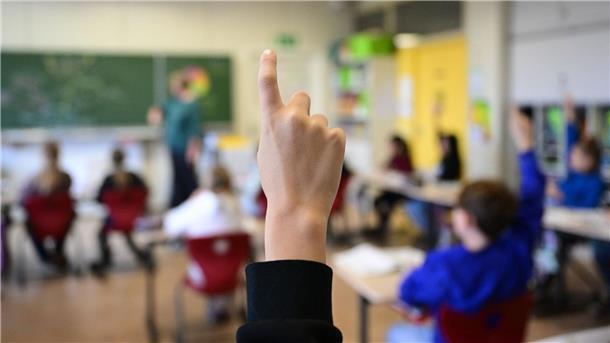 Neues Programm für Schulen in schwierigen Lagen Die Politik setzt große Hoffnungen auf das milliardenschwere Startchancen-Programm.
