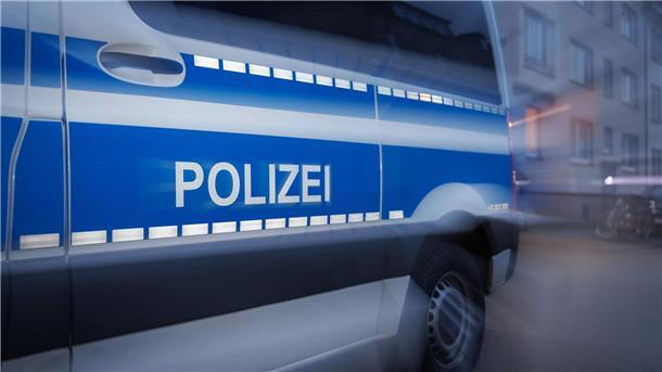 Betrug bei Führerscheinprüfungen aufgedeckt! So dreist ging die Betrüger-Bande vor Die Polizei durchsuchte Objekte in sieben Bundesländern. (Symbolbild)
