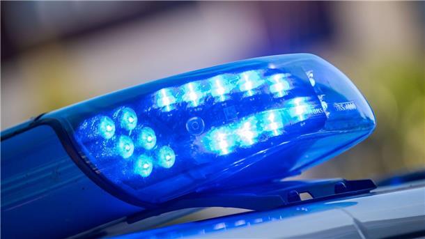 Die Polizei ermittelt nach Schüssen auf ein Auto in Dortmund.