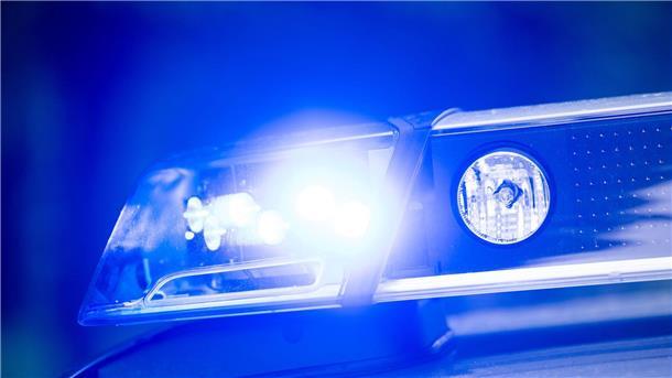 Die Polizei ermittelt zur Identität des Toten. (Symbolbild)