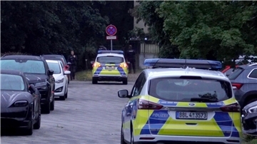 Die Polizei hat weit mehr als hundert Kräfte für die Suche nach dem Wildtier im Einsatz.