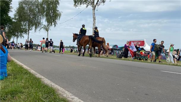Hurricane-Liveticker: Ein Wahnsinns-Festival geht zu Ende Die Polizei hoch zu Ross.