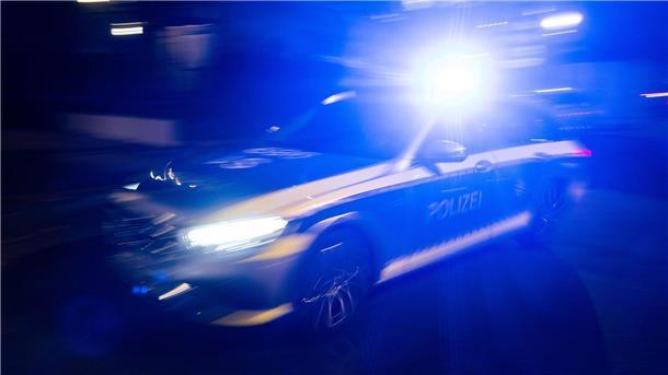 E-Scooter-Fahrer in Delmenhorst angeschossen Die Polizei in Delmenhorst sucht nach Schüssen auf einen Mann nach den Verdächtigen. (Symbolbild)