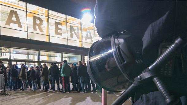 Die Polizei-Präsenz bei den Heimspielen der Pinguins war zuletzt deutlich erhöht.