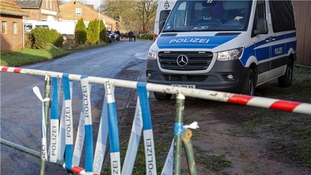 Brandes führt Niedersachsen-AfD in die Bundestagswahl Die Polizei sicherte den Veranstaltungsort.