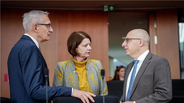 Nachrichtendienste zu Russland: bestenfalls „eisiger Friede“ Die Präsidenten der deutschen Nachrichtendienste wünschen sich mehr Möglichkeiten.
