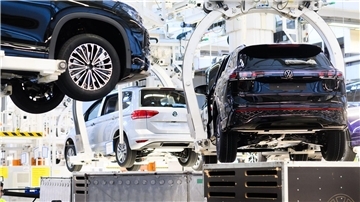 Lies fordert bessere Standortbedingungen in Europa Die Produktion bei VW läuft auch nächste Woche weiter. (Archivbild)