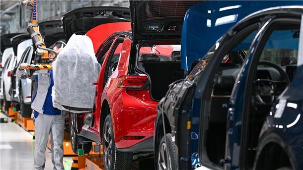 VW: Chipversorgung auch kommende Woche gesichert Die Produktion bei VW läuft auch nächste Woche weiter. (Archivbild)