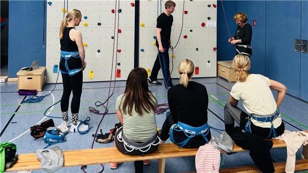 „Gesunde Schule“: BBS Wesermarsch setzen Impulse für ganzheitliche Bildung Die Projekttage zum Thema „Gesunde Schule“ umfassten auch sportliche Angebote.