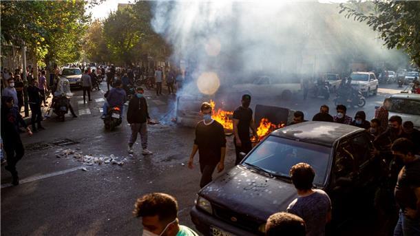 Erneut gewaltsame Auseinandersetzungen bei Protesten im Iran Die Proteste richten sich gegen das Regime im Iran.