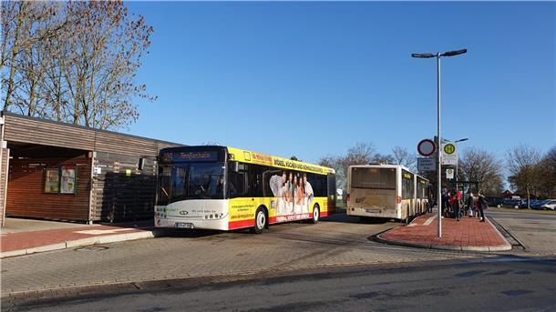 Die Rad- und Bus-Station an der Moor-Therme ist Dreh- und Angelpunkt des (ÖPNV) in Bad Bederkesa.
