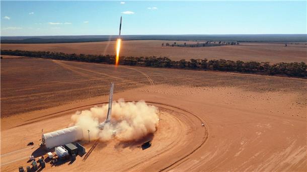 Rakete eines deutschen Start-ups hebt mit Kerzenwachs ab Die Rakete startete in Koonibba, Australien. Sie wird mit Paraffin und flüssigem Sauerstoff angetrieben.