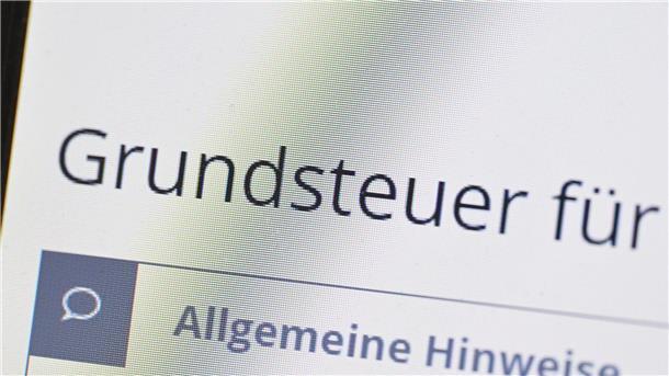 Neue Grundsteuer verunsichert Firmen - IHK warnt vor Anstieg Die Reform der Grundsteuer ab 2025 sorgt bei den Unternehmen für Unsicherheit. Die IHK befürchtet Mehrbelastungen. (Archivbild)