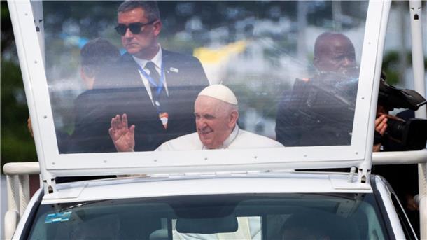 Papst in Afrika - Hunderttausende jubeln auf Straßen Die Reise in den Kongo und in den Südsudan ist dem Papst wichtig - für ihn ist es eine Pilgerfahrt des Friedens.