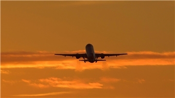 „Die Reisewirtschaft ist bereit, 2023 durchzustarten.“ Dafür brauche die Branche aber einen stabilen, störungsfreien Flugverkehr, mahnt der Präsident des Deutschen Reiseverbandes DRV, Norbert Fiebig.
