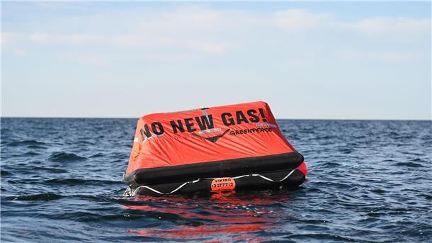 Die Rettungsinseln wurden im Boden verankert.