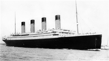 Die "RMS Titanic" 1912 in den Gewässern vor Belfast.