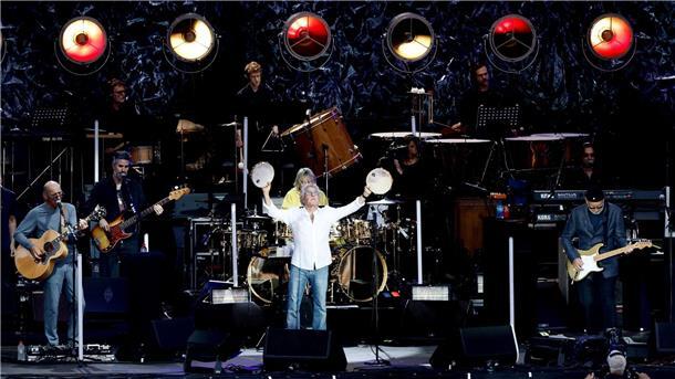 The Who in Berlin - Zeitreise für Rockerherzen Die Rockband The Who auf der Bühne.