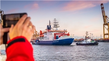 Schiffe gucken in Bremerhaven - geht immer.
