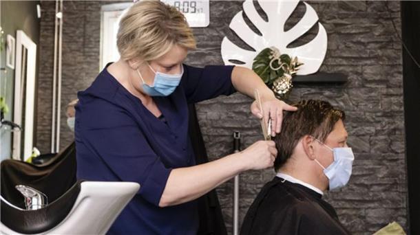 Die Rückzahlung der Corona-Soforthilfe ist für viele Friseurbetriebe ein Problem. 