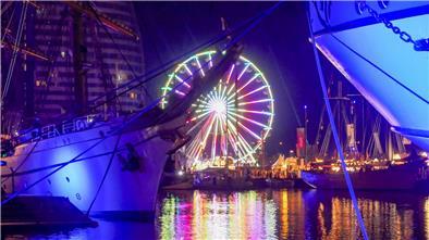Die Sail 2025 in Bremerhaven bei Nacht: Noch zwei Tage können Sie das Mega-Event so erleben.