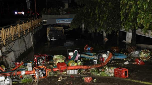 18 Tote bei schweren Überschwemmungen auf Bali und Flores Die Schäden auf der beliebten Urlaubsinsel sind groß.
