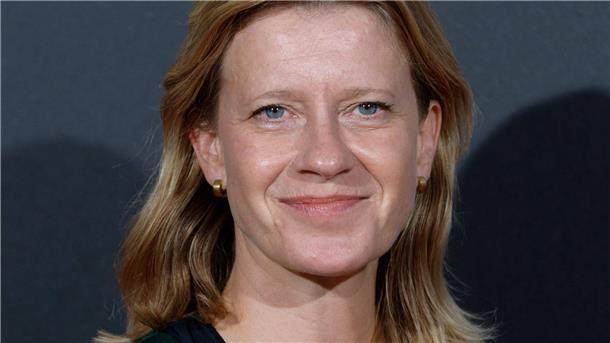 Caroline Peters übers Verliebtsein: „schrecklich“ Die Schauspielerin Caroline Peters hält wenig davon, verliebt zu sein.