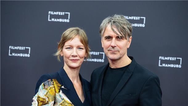Sandra Hüller erhält Douglas-Sirk-Preis Die Schauspielerin Sandra Hüller (l) und Schauspieler Jens Harzer vor der Verleihung des Douglas-Sirk-Preises des Filmfestes Hamburg.